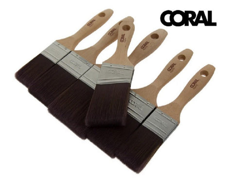 Set of paint brushes with wooden handles and brown bristles on a white background, featuring the brand 'Coral'.